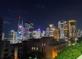 Sydney skyline at night 2020.jpg