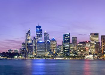 Sydney skyline at dusk - Dec 2008.jpg