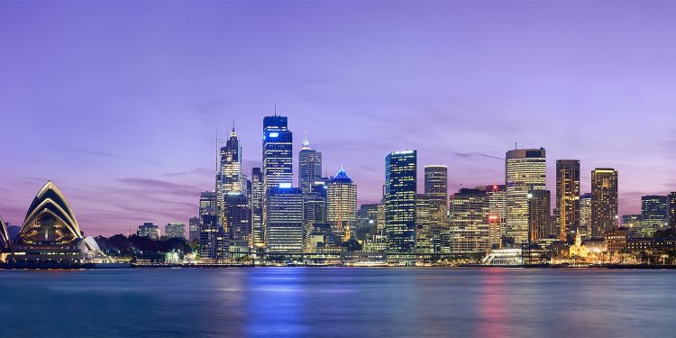 Sydney skyline at dusk - Dec 2008.jpg