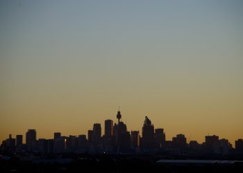 Sydney skyline at dawn.jpg