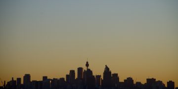 Sydney skyline at dawn.jpg