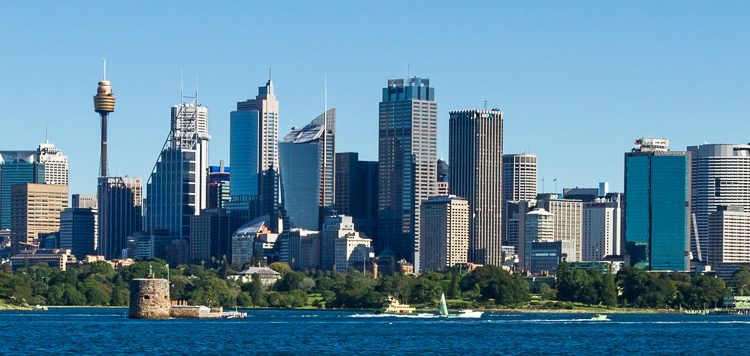 Sydney skyline and harbour (cropped).jpg