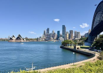 Skyline of Sydney CBD, Sydney Harbour Bridge, 2023.jpg