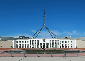 Parliament House, Canberra, Pano jjron 25.9.2008-edit1.jpg