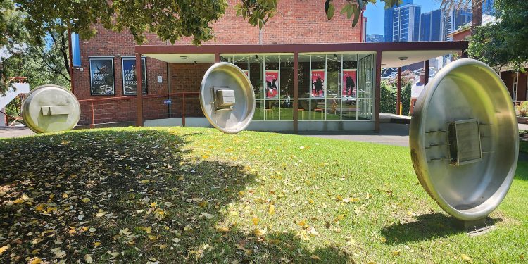 University of Melbourne, Southbank Campus-Unknown sculpture No 2 (4).jpg