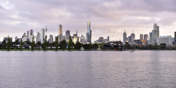Albert Park Lake & Melbourne City Skyline, 2016.png