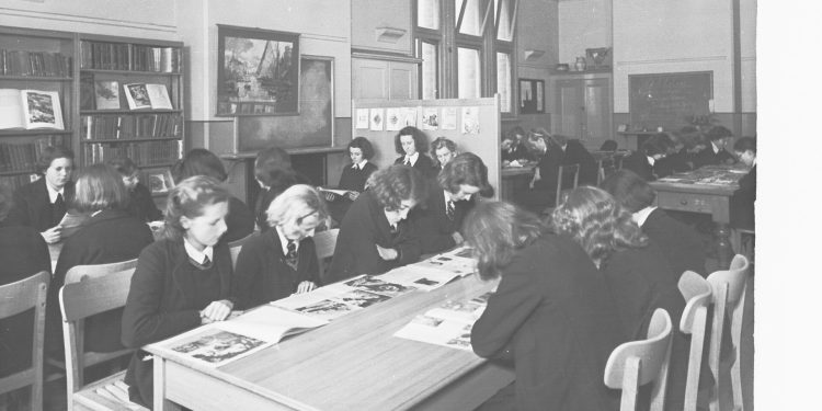 Adelaide High School showing girls in classroom reading(GN08868).jpg