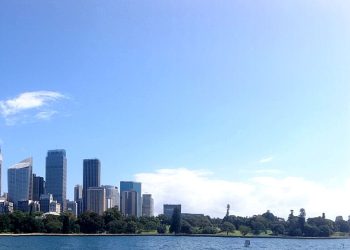 Sydney skyline (17471583941).jpg