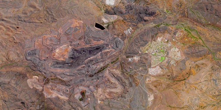 Mount Whaleback Iron Ore Mine, Australia (ASTER).jpg