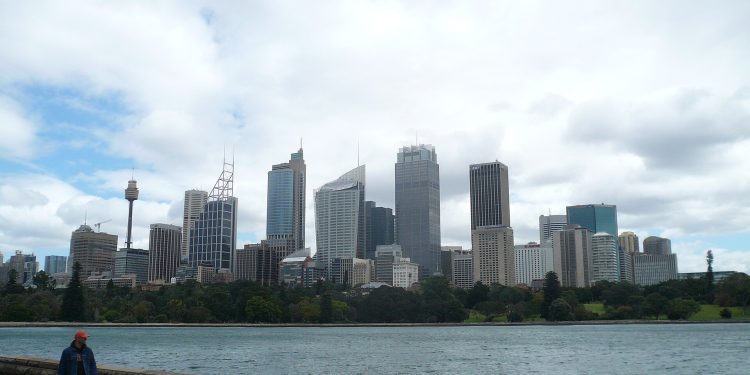 Sydney - Skyline 2 (4028540371).jpg