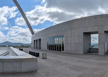 Parliament House roof pano, Canberra.jpg