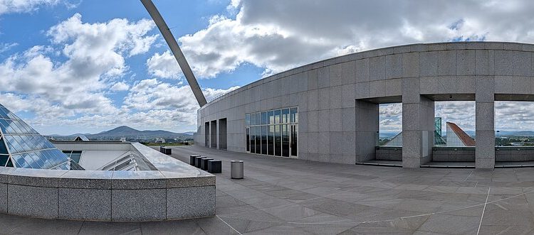 Parliament House roof pano, Canberra.jpg