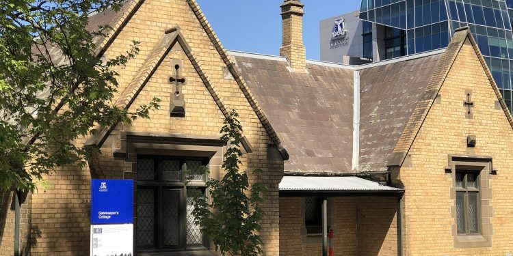 Gatekeeper's Cottage, University of Melbourne.jpg