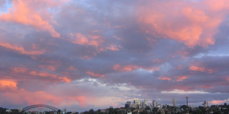 Sydney Skyline (2050498652).jpg