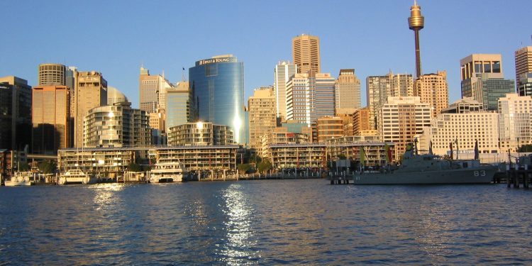 Sydney Skyline (2049712593).jpg