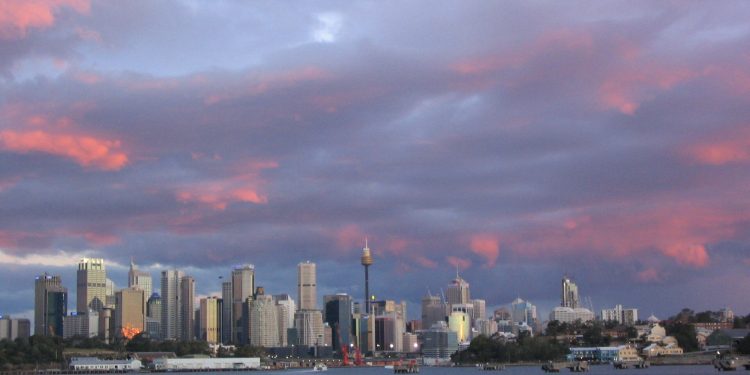 Sydney Skyline (2049714613).jpg